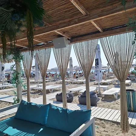 Sun & Sea Mamaia Nord 公寓 *